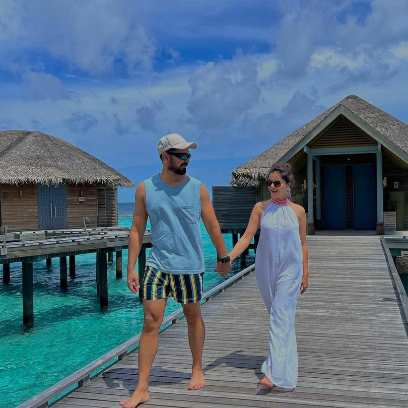 DelhiTimesTweet's tweet photo. .@RubiDilaik shares scenic pics with @ashukla09 as they enjoy themselves in #Maldives 

#RubinaDilaik #AbhinavShukla #RubiNavArmy #TV https://t.co/R1pTXaZicp