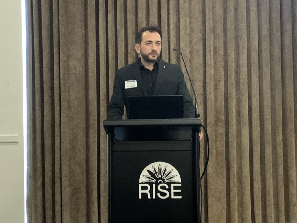 ANZFSS_WA's tweet photo. Could you tell the difference between textile damage caused by assault vs insect activity? @StevieZiogos from @murdochforensic is exploring the importance interface between #ForensicEntomology and #TextileDamageAnalysis https://t.co/TKJN2k6zo6