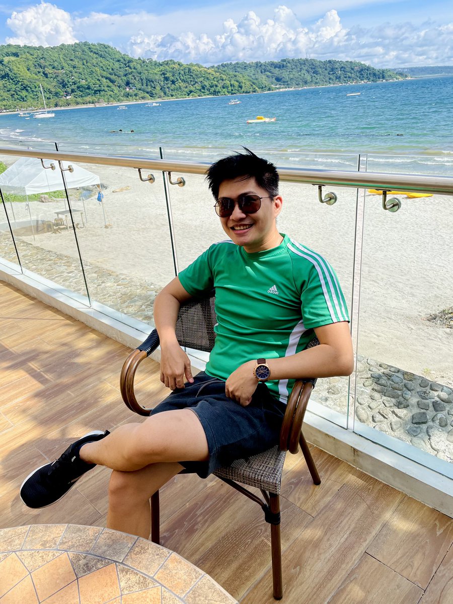iamglmr's tweet photo. Went to Bataan but there’s no Empanada anymore... Proceed to Subic! 😂 https://t.co/6234aRcxYZ