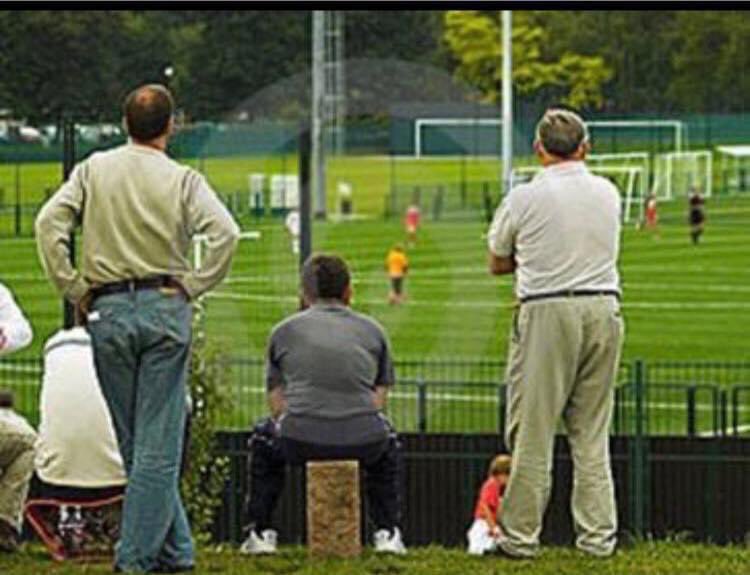 Teamgrassroots_'s tweet photo. 2 parents watching junior football.
“Which one is your kid?" 
‘Why”
“Wanted to tell him he’s rubbish”
“You can't say that he's only a kid, how would you like it if I said that to your lad?”
“You have done all game"
“Why who's your lad?
“The ref"

Credit @BallysBoots

#NoRefNoGame https://t.co/q4uZO9BXql