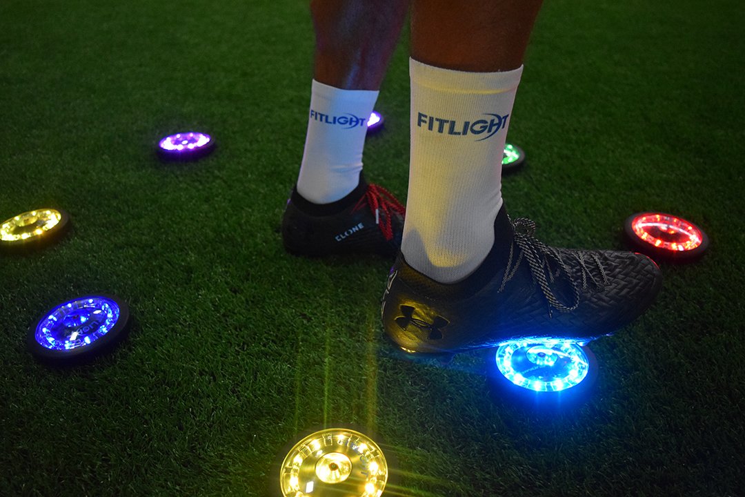 FitlightIberica's tweet image. La velocidad de pies adquiere un significado completamente nuevo.
A menudo imitado, nunca duplicado 💯
Contáctanos para saber más sobre cómo @Fitlight te puede ayudar a optimizar tu entrenamiento.

#Fitlight #SeeTheLight #Fitlighttraining #ReactionLights #ReactionTraining