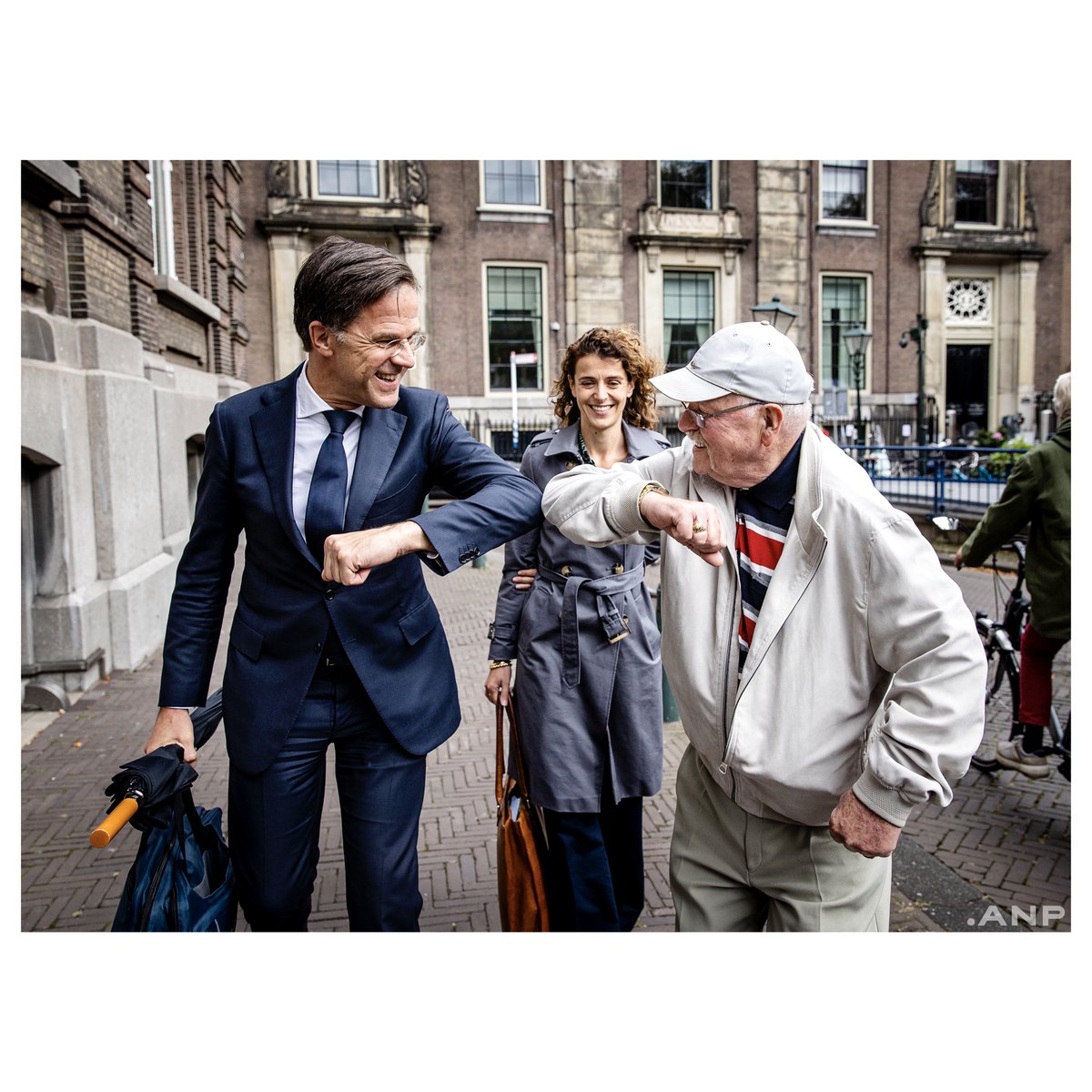 SemvanderWalNL's tweet photo. Na meer dan een half jaar is er een doorbraak in de formatie: de onderhandelaars van de oude coalitie bestaande uit VVD, D66, CDA en ChristenUnie gaan praten over de vorming van een nieuw kabinet. @anpfoto #formatie https://t.co/Ag5kztT9xo