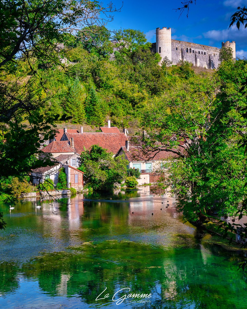 Druyes Les Belles Fontaines

#druyeslesbellesfontaines #druyes #lesplusbeauxvillagesdefrance #yonne #bourgogne #puisaye #nikonz50 #nikon #photography #photo #photooftheday #photographie