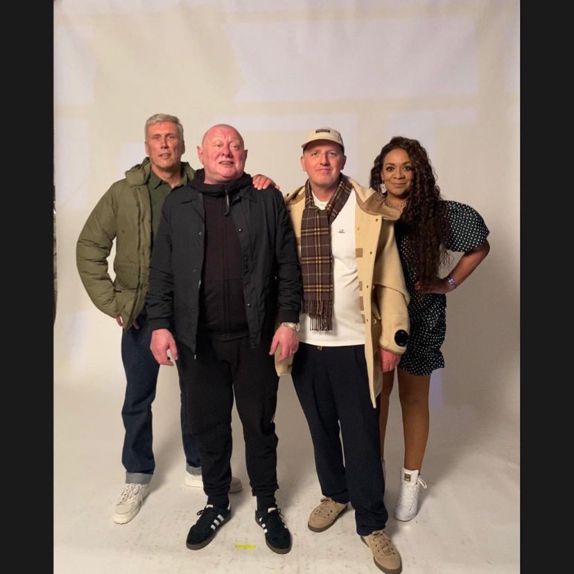Happy_Mondays's tweet photo. Repost @Rowetta
Happy Mondays in the Darwen area… Bez, Shaun and Rowetta with the main man Gary Aspden at the C.P. COMPANY 50th anniversary exhibition in collaboration with adidas Spezial!
#HappyMondays #ShaunRyder #SWR #COCompany #AdidasSpezial https://t.co/91e1Jemteq