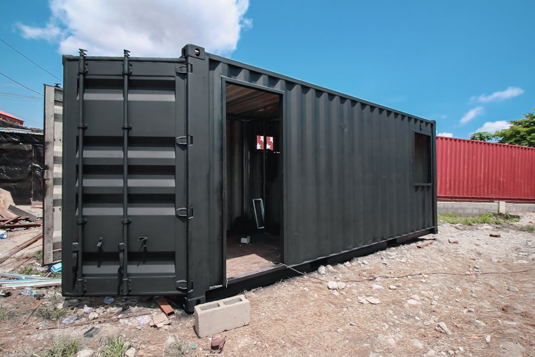 tinspaces's tweet photo. Learn how to build your own container space with step-by-step plans in just 3 weeks
.
*Logistics
*Joinery
*Cutting
*Framing
*Insulation
*Cladding
.
https://t.co/35ZTdg061p https://t.co/Jk0MCOUxHC