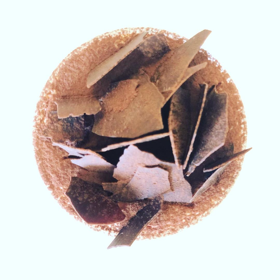 Whether you are taking a break from dieting or just looking for a delicious treat, every excuse is good to indulge in the irresistible tiramisu dessert by our Chef Umberto Toscano, who took this shot just to tease you with all its splendor 😋