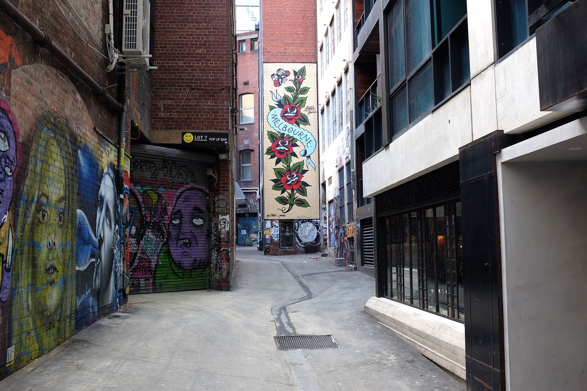 SoundBites_Rock's tweet photo. #OnThisDay (1 Oct) in 2004, Melbourne’s Lord Mayor, John So, opened #ACDC LANE! At the public ceremony, the Lord Mayor proclaimed, “As the song says, there is a highway to hell, but this is a laneway to heaven. Let us rock!”🤘
#ACDCLane #Melbourne #Australia #heavymetal #hardrock https://t.co/xNbLDUg2K8