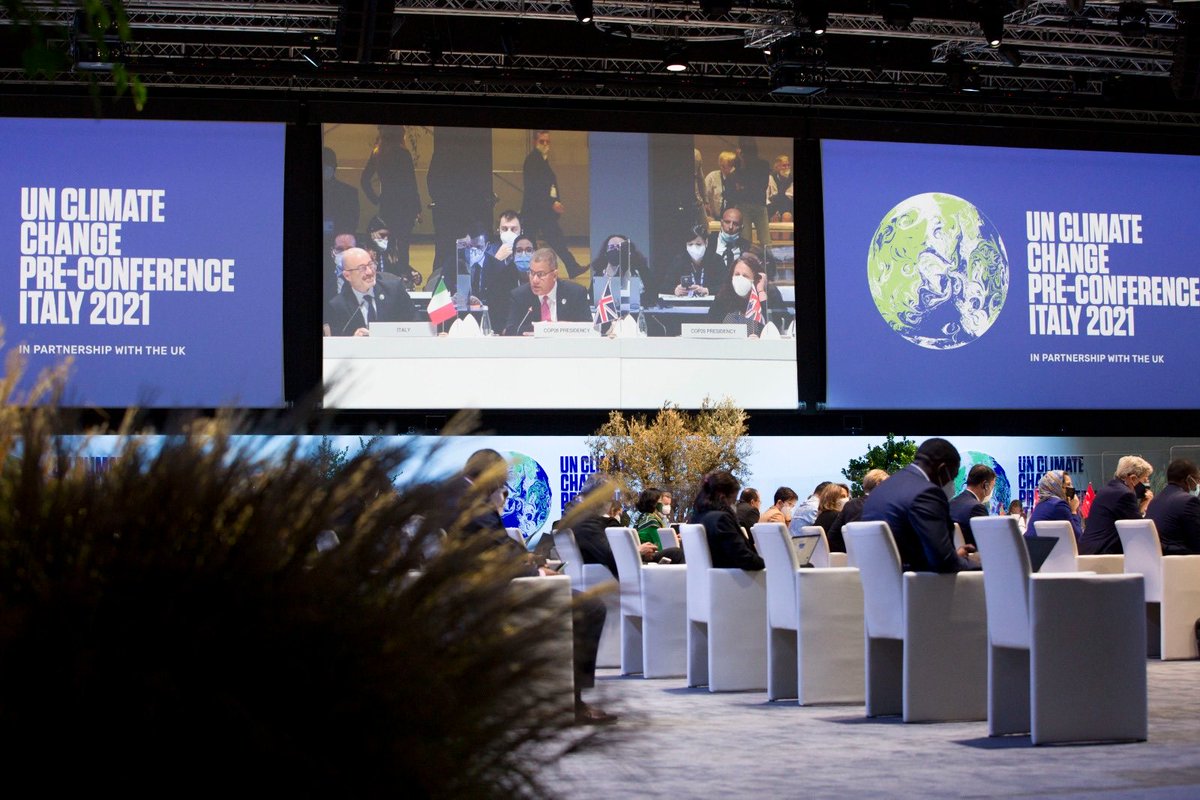 AlokSharma_RDG's tweet photo. Good discussions yesterday at #Youth4Climate and start of #PreCop 

Countries agreed on the need to keep 1.5c within reach #COP26 https://t.co/QgyRXEPsVj