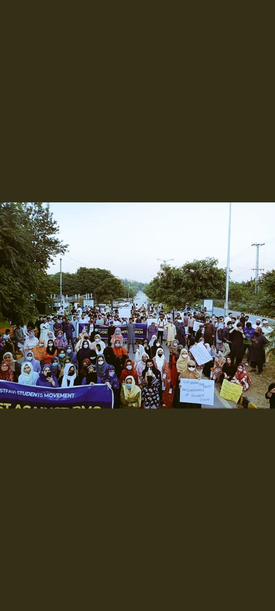 TheBriefScript's tweet photo. MDCAT students are not backing out and are still protesting against PMC. They demand reexamination. #StudentsMarchToPMHouse https://t.co/5uNifX8MuK