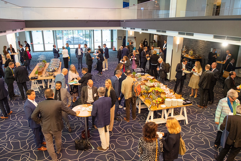 Wir starten in den zweiten Tag beim Europäischen Gesundheitskongress München. Es geht um Gesundheitsdaten, Fachkräftemangel, Personalbemessung, Digitalisierung, Notfallmedizin und Rehabilitation. 
#Digitalisierung #Pflege #Krankenhäuser 
Außerdem paar Impressionen von Tag 1: