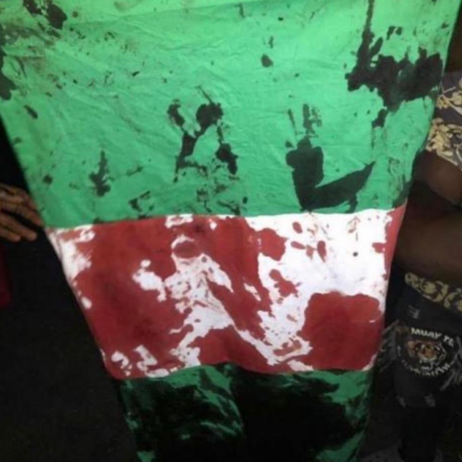 AlphaKombatBoss's tweet photo. #EndSARS #NigeriaAt61 https://t.co/lTKF7Vqd2d