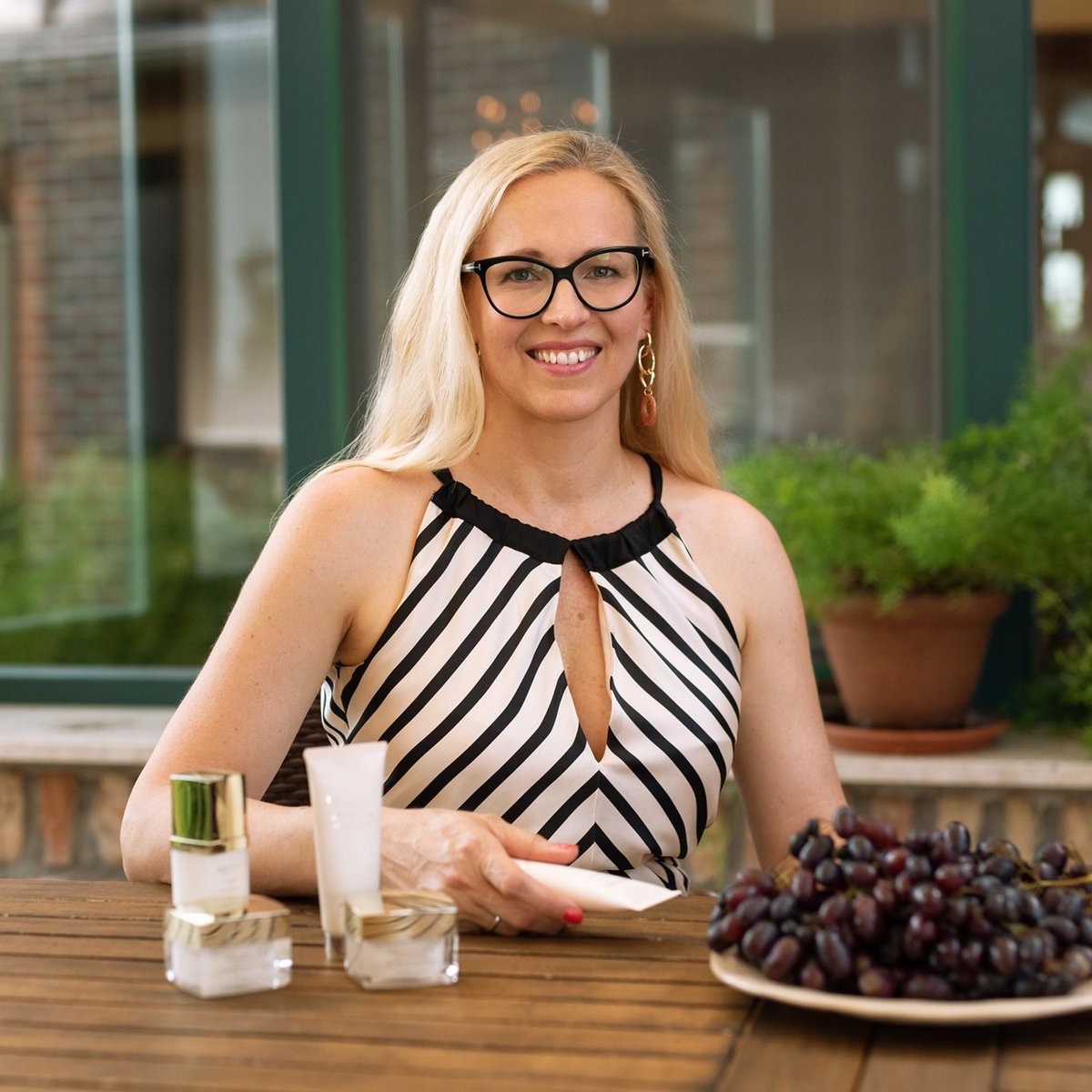 Without compromises and easier solutions Grapelove cosmetics consider their mission to offer the highest quality and vilify the dream of Andrea Gere - premium category cosmetics based on our own active ingredients which is the best choice for woman's skin. 🍇🤩
#skincare