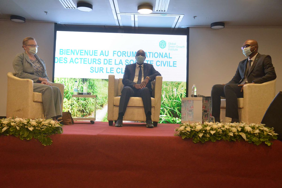 J'ai présidé  le forum national des acteurs de la société civile sur le climat dénommé : « De Paris à Glasgow : quelles contributions et engagements des organisations de la société civile ».