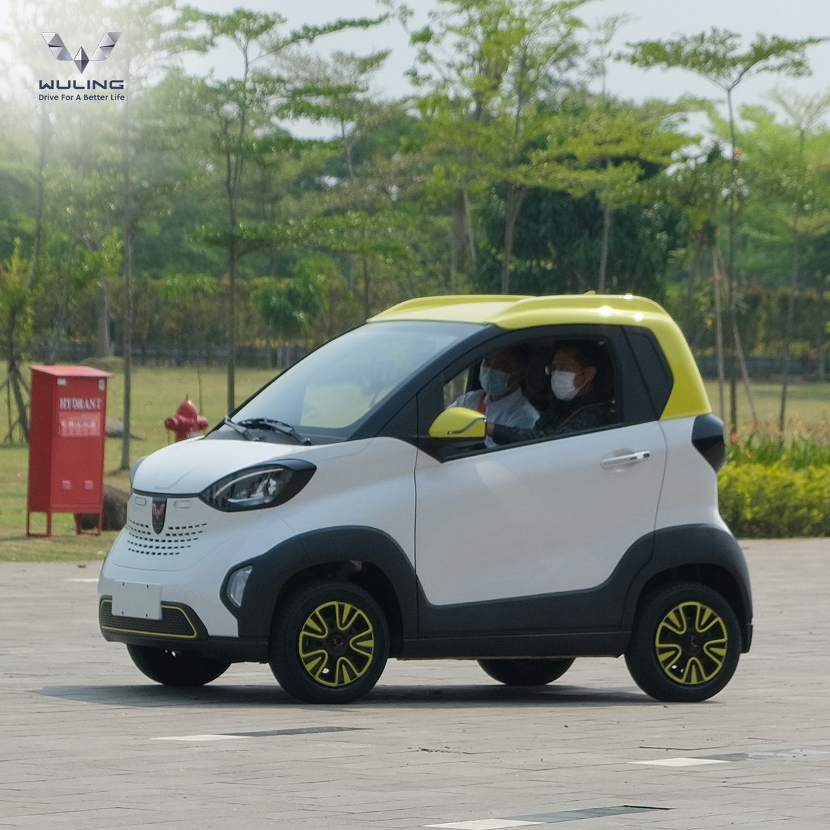 WulingMotorsID's tweet photo. Pada kesempatan ini, Mr. Shi Guoyong memaparkan rencana ke depan perkembangan kendaraan listrik Wuling yang saat ini telah dipasarkan di Tiongkok dengan beserta ragam teknologi yang dimiliki oleh tiap-tiap lini, mulai dari #E100, #E200, #E300, hingga #MiniEV. (4) https://t.co/4fGWqsW94u