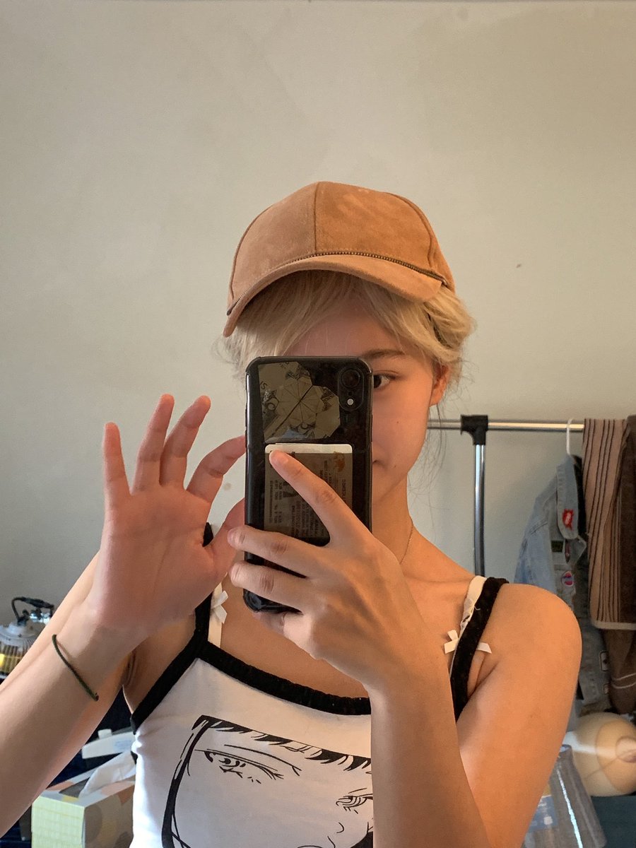 suyahannn's tweet photo. 好累
真的好累 
成年人的生活为什么这么累 https://t.co/2cll32s197