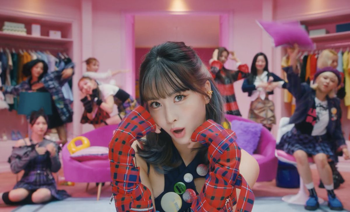 Twice the feels фото. твайс the feels. твайс участницы the feels. твайс зе филдс. Twice the feels альбом.