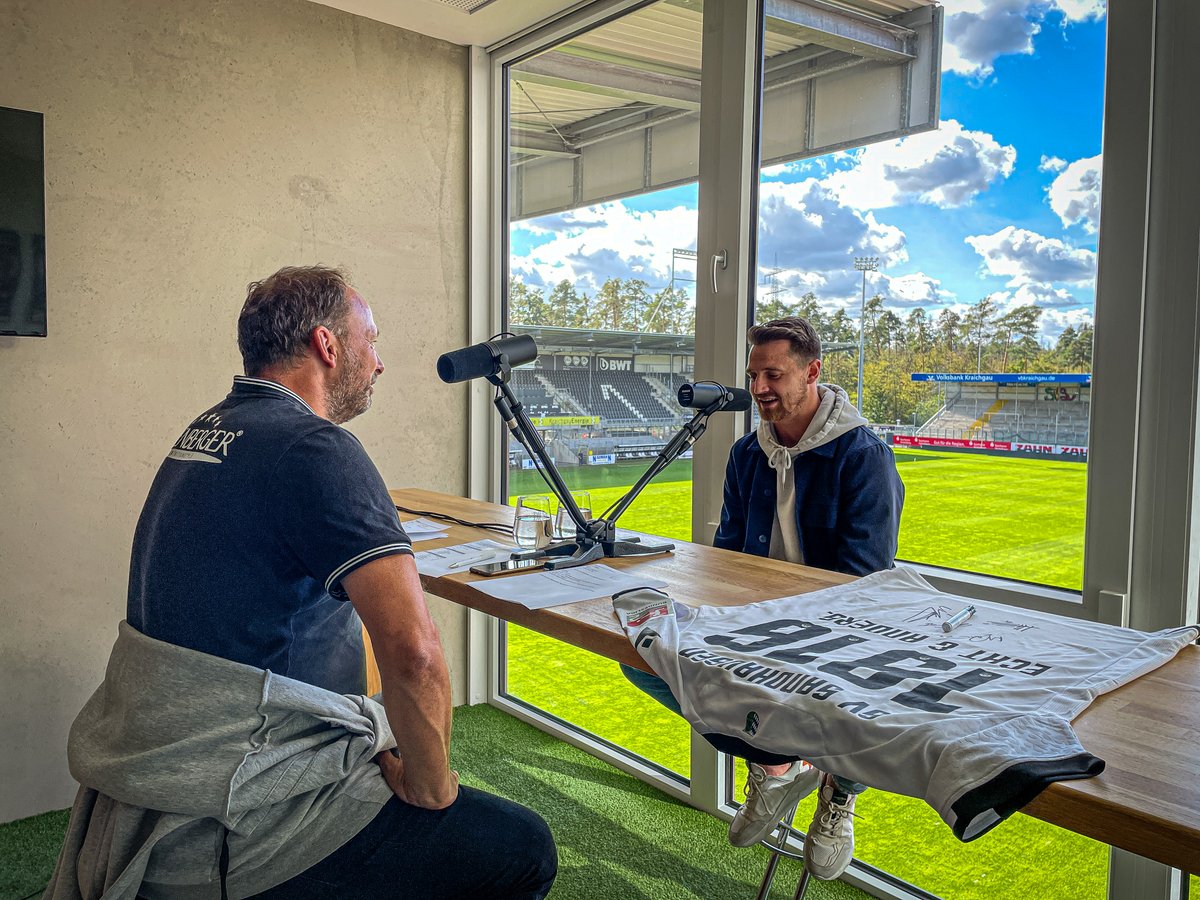SV_Sandhausen's tweet photo. In unserer vierten Folge des Podcasts #echtundanders blickt Immanuel #Höhn, Torschütze zum 1:0 in Hannover, zurück auf seinen ersten Treffer im SVS-Dress und seine Zeit bei unserem kommenden Gegner @sv98. Viel Spaß beim Hören! 🎧
#SVS1916 #WirEchtAnders #Podcast https://t.co/nGZWoHkkGd