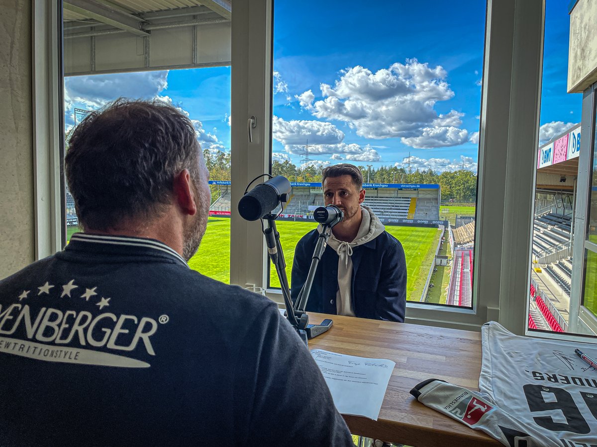 SV_Sandhausen's tweet photo. In unserer vierten Folge des Podcasts #echtundanders blickt Immanuel #Höhn, Torschütze zum 1:0 in Hannover, zurück auf seinen ersten Treffer im SVS-Dress und seine Zeit bei unserem kommenden Gegner @sv98. Viel Spaß beim Hören! 🎧
#SVS1916 #WirEchtAnders #Podcast https://t.co/nGZWoHkkGd