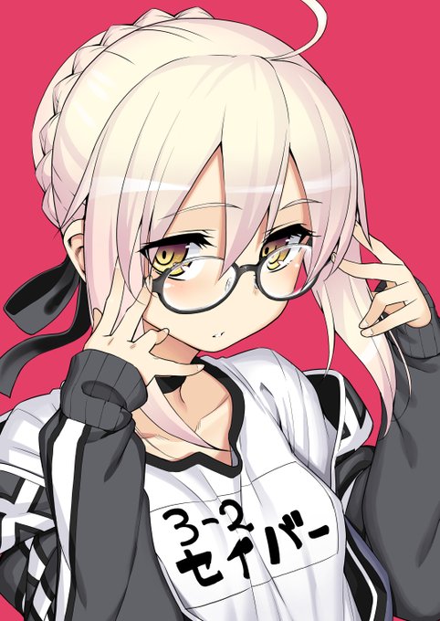 #眼鏡の日 #メガネの日
なんとか比較的健全なメガネ絵を発掘。 