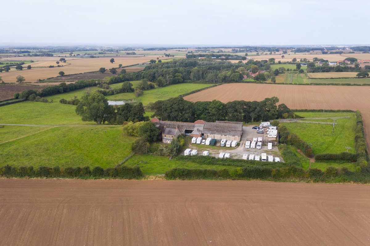 **NEW TO MARKET**NORTH YORKSHIRE
A rare opportunity to purchase a unique small residential holding with significant development potential 
✅4 bed detached farmhouse
✅14000 sq.ft traditional farm buildings
✅In excess of 27 acres
☎️01653 692151
#harrogate #york #knaresborough