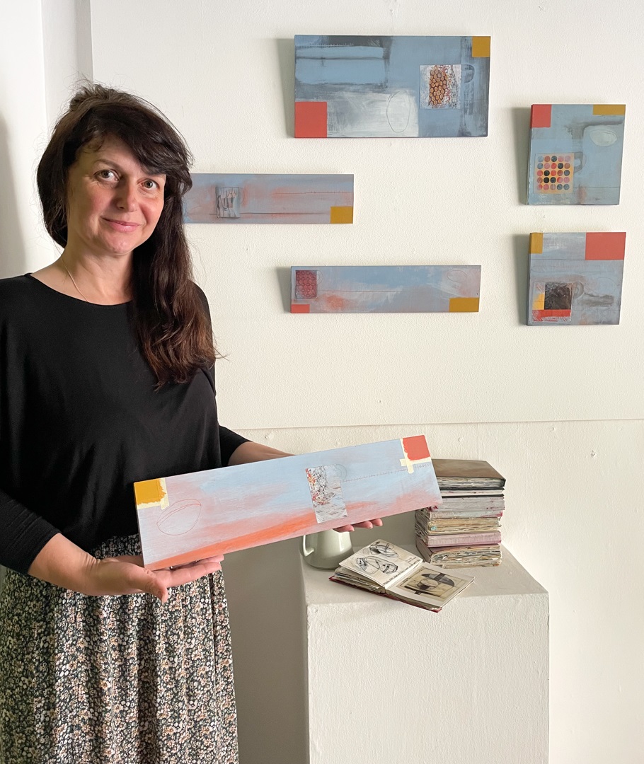 Charleshutchpr1's tweet photo. Tea time! How a reviving cuppa has inspired Ails McGee’s mellow Affirmations paintings at According To McGee in York.
Let the flavour flood out in Ails Mug-ee's interview at https://t.co/nQQqXBUuaQ
@according2mcgee #Tea #Hygge #AilsMcGee #GudbjorgHalldorsdottir #TheBackyard #York https://t.co/cMiHqRFksm