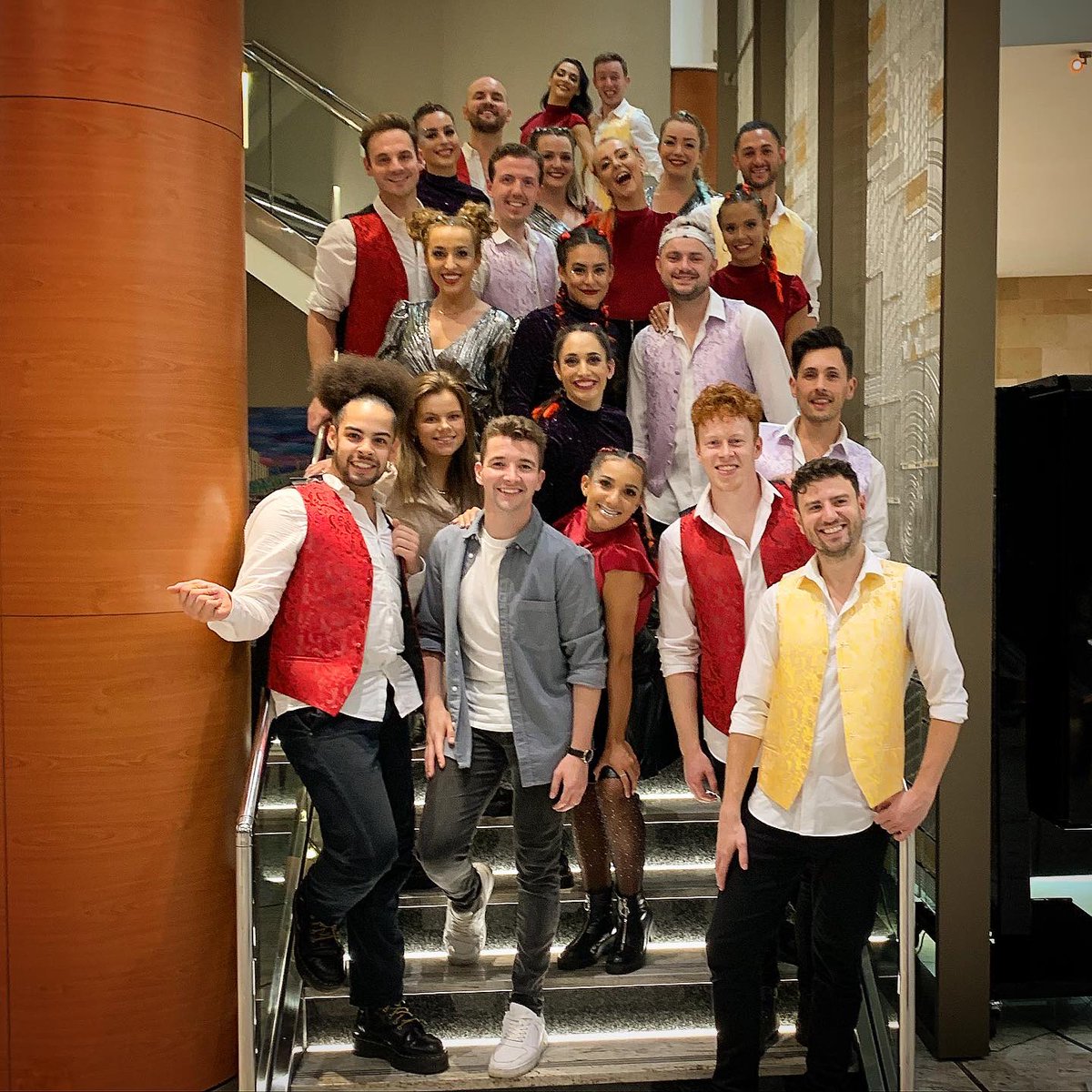 CamMacCMC's tweet photo. 21 Legends ⭐️ 
Thankful, Grateful, Proud ❤️ 
Thank you Team! 
#travelindustryawards #halftimeshow @magazine_ldn #thegreatestshow https://t.co/lVOIeetZ7M