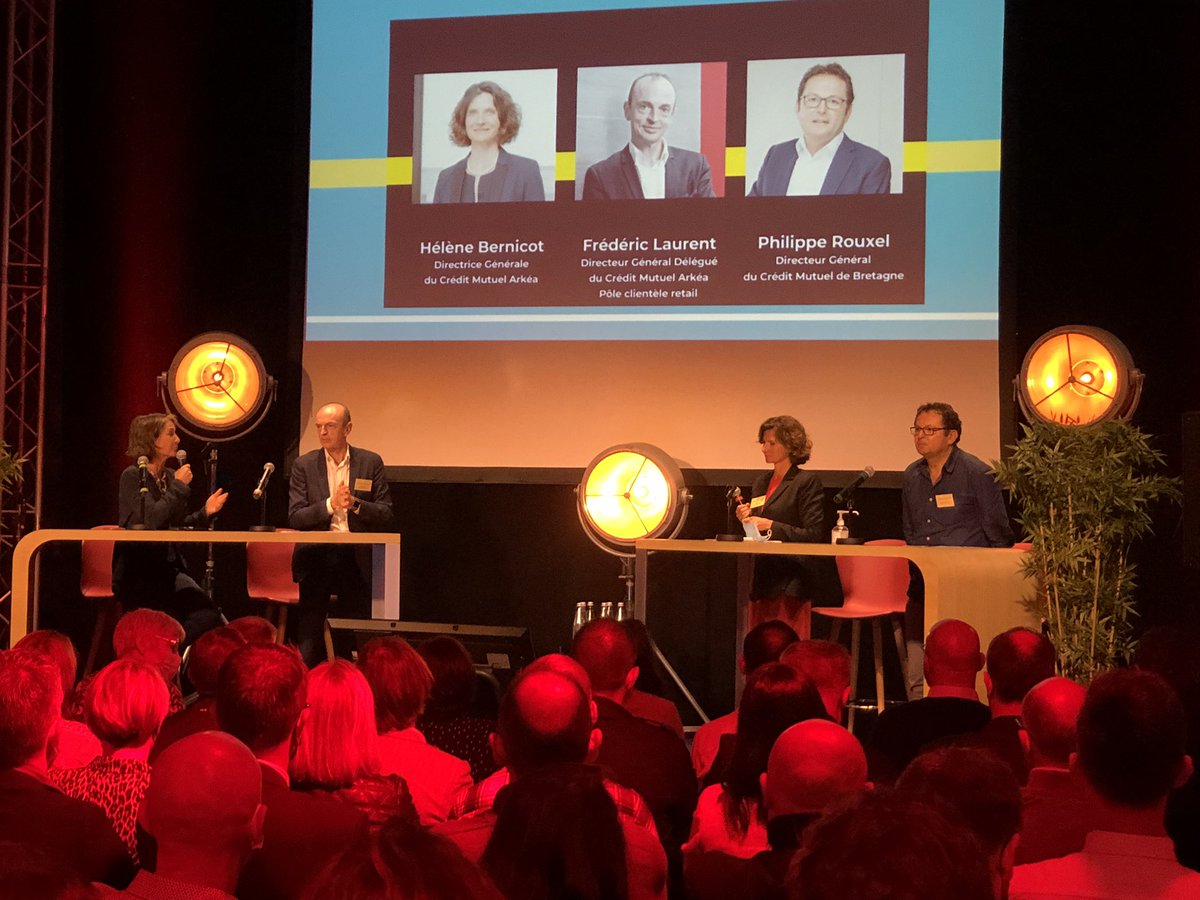 [SPOT 2021] Séquence « Actualités » avec un plateau de choix ! Merci @HeleneBernicot et <a href="/frederic29tour/">Frédéric Laurent</a> de partager votre vision au côté de Philippe Rouxel. Résilience, accélération du digital, faire société, relation humaine… regard dans le rétro sur les effets de la crise 🔍