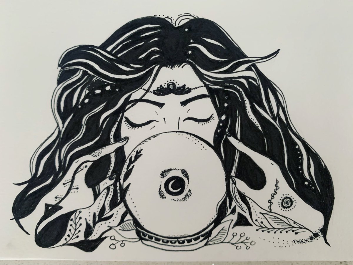 BLouDesign's tweet image. 1. Crystal #inktober #inktober2021