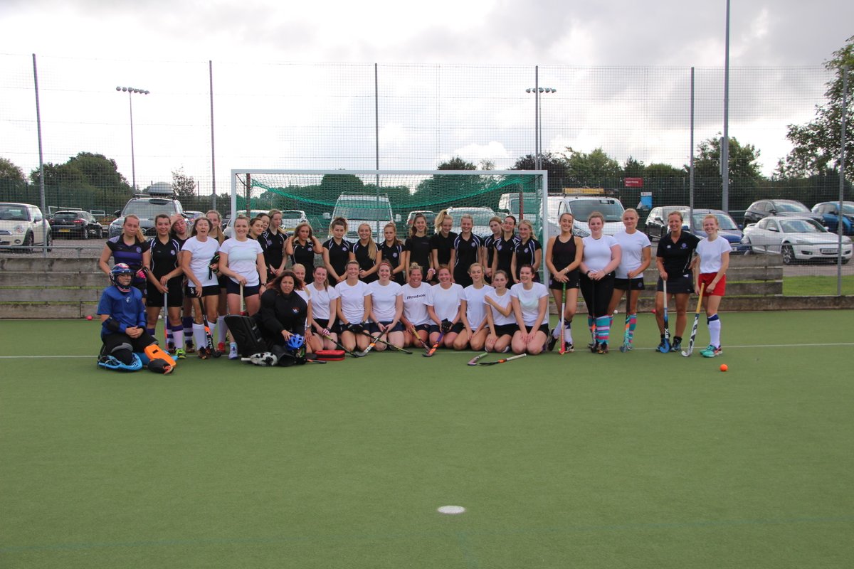 cliftonhigh1877's tweet photo. At the start of term, Clifton High welcomed back current pupils and Alumni to a friendly sports match. It was wonderful to see so many ex-pupils taking part and keeping involved in the Clifton High community https://t.co/CKK8ikWTbM