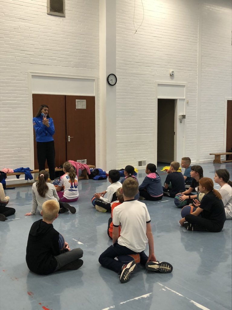 ActiveSchAngus's tweet photo. Sooo pleased to have @_saranaveed #ReturningPupil @sportscotland @YoungScot back with us coaching #Basketball 🏀@PrimaryGrange What a great buzz at 8.15am in the morning! #SetUpForTheDay @AngusYoungScot @MonifiethHWB @MonihighPE @Taysidemuskies #Shero https://t.co/u6zPeCqe2w
