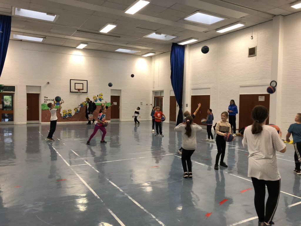ActiveSchAngus's tweet photo. Sooo pleased to have @_saranaveed #ReturningPupil @sportscotland @YoungScot back with us coaching #Basketball 🏀@PrimaryGrange What a great buzz at 8.15am in the morning! #SetUpForTheDay @AngusYoungScot @MonifiethHWB @MonihighPE @Taysidemuskies #Shero https://t.co/u6zPeCqe2w