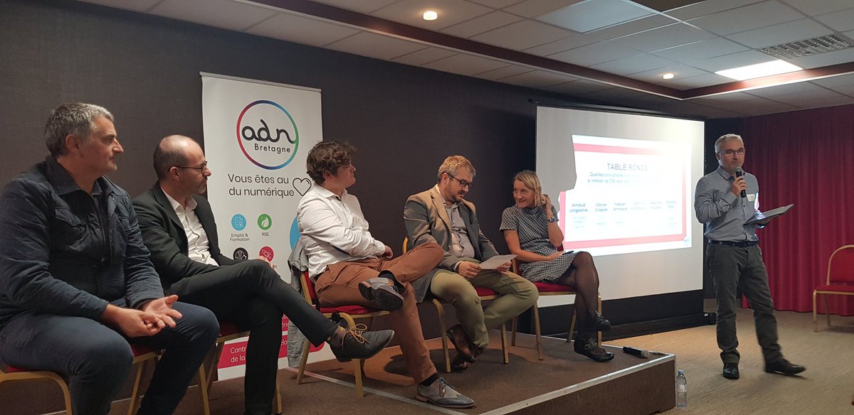 MCO44's tweet photo. Lancement de la journée de rencontre du Cercle DSI @adnouest  par une table ronde, animée par Arnaud Longeanie, durant laquelle @g_kerglonou, @in4reg, @NicolasBOUR_, @fabienarmand1 et @MaximeBaudry85 nous partagent leurs visions des mutations auxquelles la DSI doit faire face. https://t.co/bM9APrzbaB