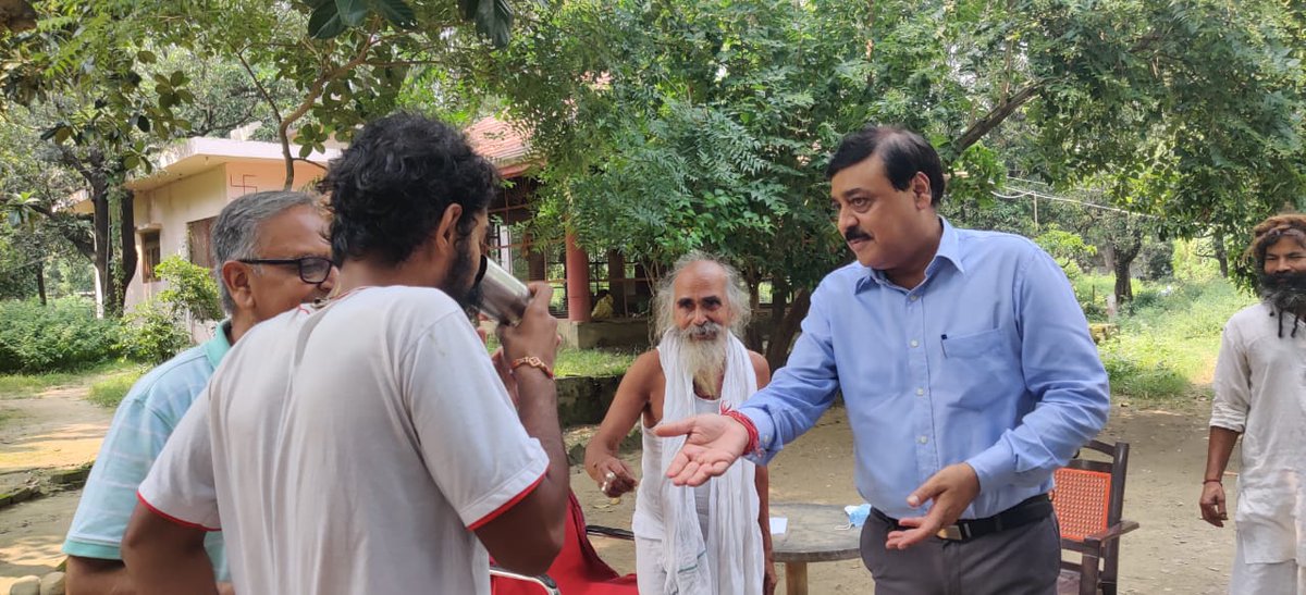 SpecialCoverage's tweet photo. किसान नेताओं द्वारा लिखे गये पत्र के बाद उत्तराखंड सरकार जागी. काफी दिनों पुराना अनशन आज DM और SSP ने जूस पिलाकर तुड़वाया, आत्मबोधानंद जी के सत्याग्रह की जीत हुई, 
गांधी जयंती से एक दिवस पूर्व हुई सत्य,सर्वोदय और अहिंसा की जीत , @SpecialCoverage ने ये मामला प्रमुखता से उठाया था https://t.co/xeoTKiiyOT