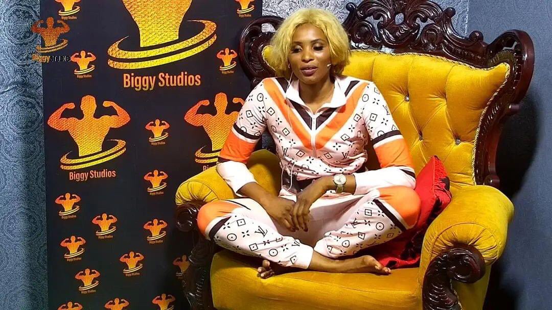 biggystudios's tweet photo. #FirstChambersSession
@bebohangelbrown
I am a happy Person by nature.
Its my very first time sharing same space with this magnitude of people so its a bit strange to me . There is a lot of hate in the Mansion.
I always like to make the space around me for my fellow flatmates https://t.co/QR7CBNDfRo