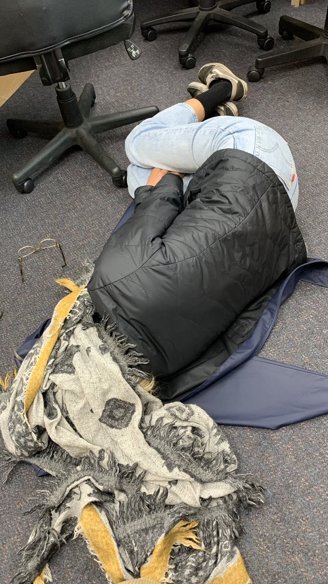 mmiller_plastic's tweet photo. Vote for your favourite caption:
1. ‘Come down to Adelaide to run GCMS samples’ they said. ‘It’ll be fun’ they said. 

2. Everyone: ‘How’s your work down on SA going?’ 
Me:

3. When you can’t get the contamination out of the GCMS. https://t.co/EEo9lr44wH