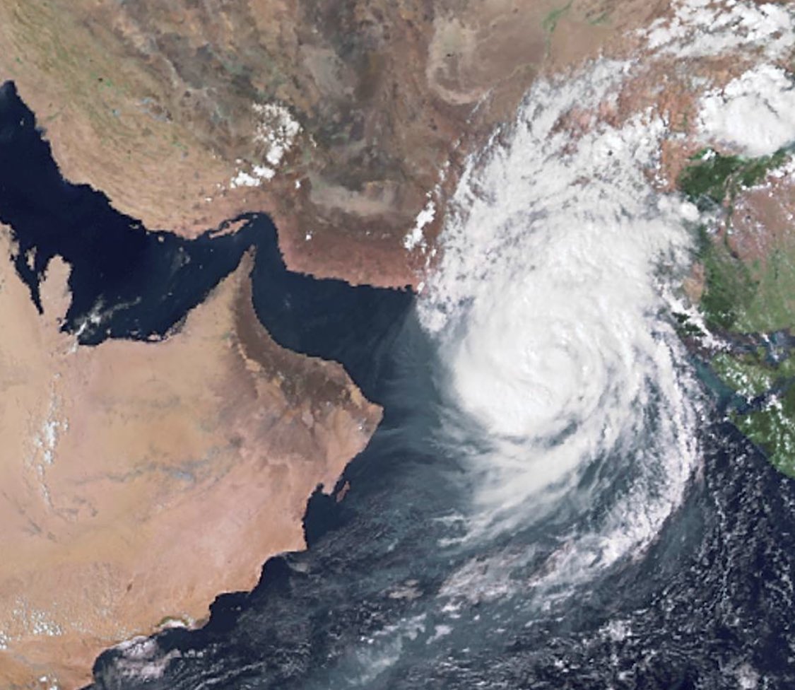 "اللَّهُمَّ سُقْيَا رَحْمَةٍ، لَا سُقْيَا عَذَابٍ، وَلَا هَدْمٍ، وَلَا غَرَقْ، اللَّهُمَّ اجعله صيّباً نافعاً" #آمين