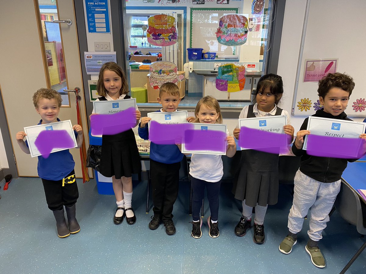 Congratulations to this weeks certificate winners 🎉🎉🎉#overandabove #confidence #respect #hardworking #honesty <a href="/BpsGrint/">MissGrintBPS</a> <a href="/BroomhousePs/">BroomhousePS</a>