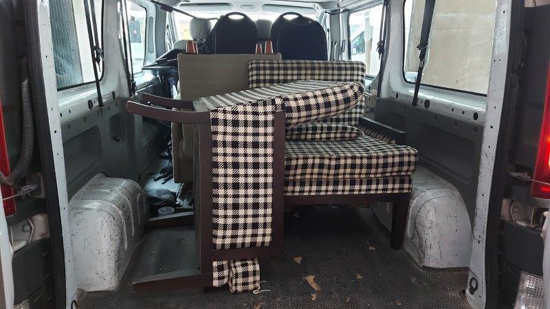 El nostre tresorer recollint unes cadires que ens servirà per el GAM (Grup d'Ajuda Mútua) de la nostra entitat. 

Moltes gràcies per la donació de <a href="/nhhotelses/">NH Hotels España</a> mitjançant la gran tasca de <a href="/bancderecursos/">Banc de Recursos</a> i  <a href="/pontsolidari/">pontsolidari</a>