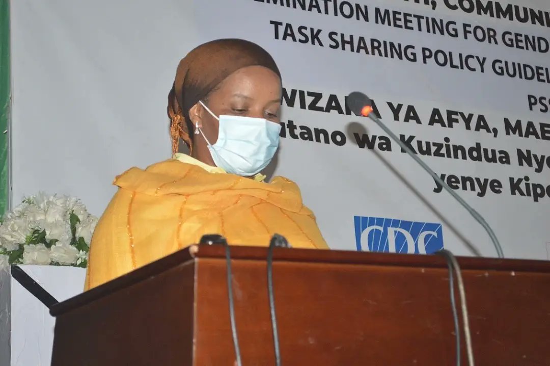 TIPOfficial__'s tweet photo. Wizara ya afya, maendeleo ya jamii jinsia wazee na watoto kwa kushirikiana na shirika la Tanzania Interfaith Partnership (TIP) jana walifanya uzinduzi wa sera ya nyongeza ya ushirikishwaji majukumu katika kupinga ukatili wa kijinsia na ukatili kwa watoto. https://t.co/DR3vH8OgPu