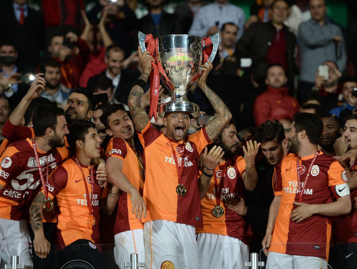 UEFAcom_de's tweet photo. 1⃣1⃣6⃣ - Happy Birthday, @GalatasaraySK 🎂🥳🎁🏆🇹🇷🦁

#UEL https://t.co/jptPtGAJPv