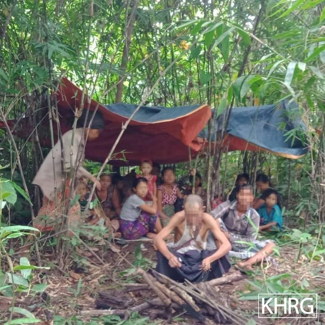 zoyaphan's tweet photo. Displaced villagers in Kler Lwee Htu, Karen State, due to attacks by the Burmese military. Increased Burmese Army militarisation in the area makes local people fear more attacks, conflict, displacement, and human rights abuses. Photo- @khrg 
 https://t.co/N0oBvf2SHJ https://t.co/FDBZbTkF6L