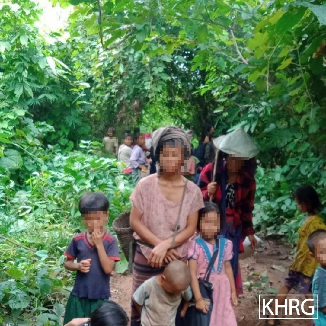 zoyaphan's tweet photo. Displaced villagers in Kler Lwee Htu, Karen State, due to attacks by the Burmese military. Increased Burmese Army militarisation in the area makes local people fear more attacks, conflict, displacement, and human rights abuses. Photo- @khrg 
 https://t.co/N0oBvf2SHJ https://t.co/FDBZbTkF6L
