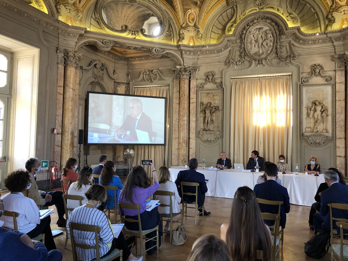 AndreaPicardi's tweet photo. Oggi di nuovo in presenza alla Coffe House di Palazzo Colonna per #ProgrammareDopoLaTempesta, l’evento annuale @ICompetitivita sui temi della #salute. La versione integrale dello studio che stiamo presentando a questo link ➡️ https://t.co/BGsSWEjerS https://t.co/TkElPvRnGQ