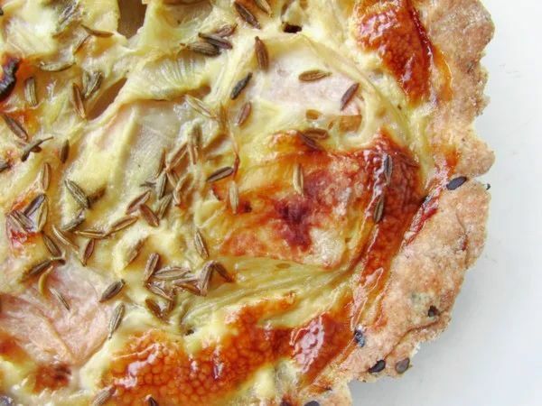 nadasto's tweet photo. Imagine du coing, du perail de l'Aveyron et du cumin dans une tarte. Ça matche grave😁
#jaimelestartes #quiche #frenchfood #recettedujour #recettesurleblog #tous_en_aveyron #frenchpie #foodblogger #tarte #homemadefood #cheeselovers #fromagefermier #sa… https://t.co/IgXYxL1VVH https://t.co/Ge9PirSSF9