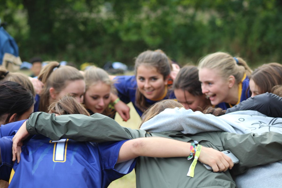 CandidatsIeseg's tweet photo. Retour sur le #T5B, un évènement sportif organisé par @Centralelille fin Septembre !

🎉 Félicitations aux équipes féminines de rugby, de football, à l'équipe masculine de handball ainsi qu'aux pompom girls pour leur première place 🎉https://t.co/42CnPmd2qL