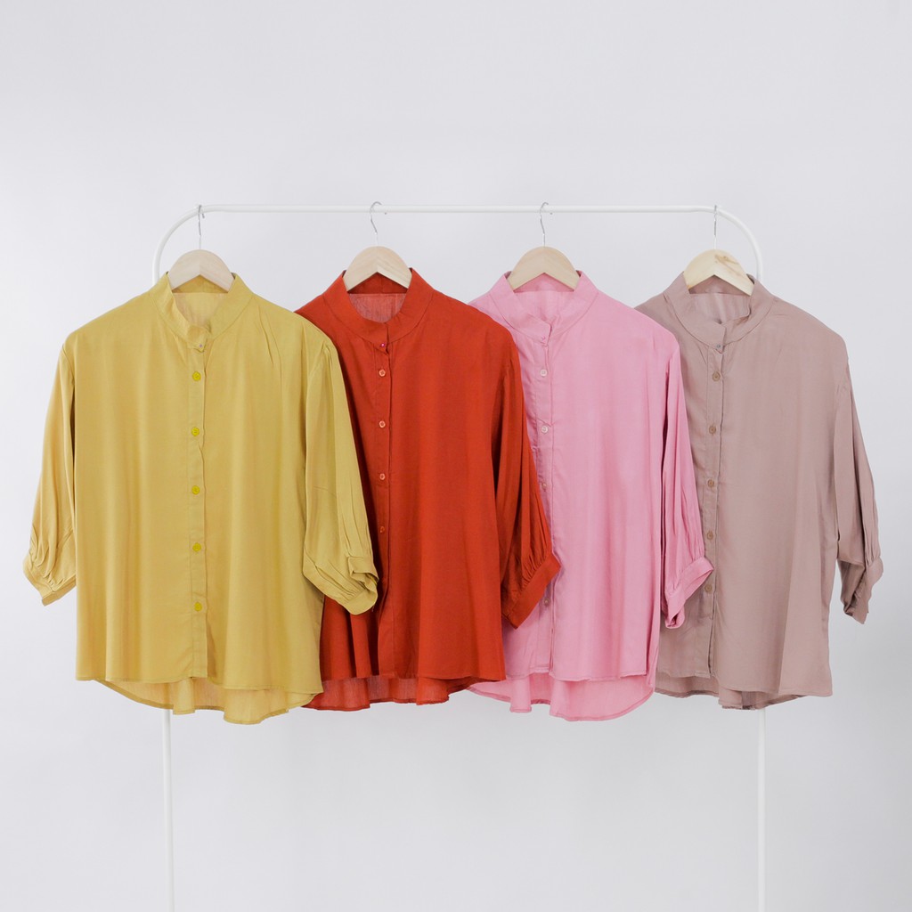 localgarage_'s tweet photo. Rekomendasi Kemeja Basic Wanita ✨

         🌥 A Thread https://t.co/lmqA48dTdB