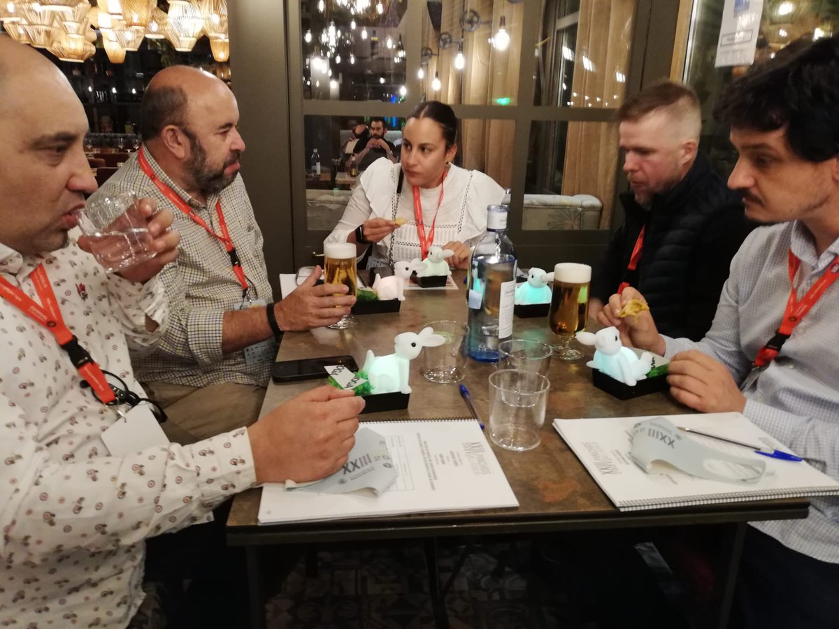torrecillaja's tweet photo. Segunda jornada de deliberación para el jurado del concurso de Pinchos de Valladolid @infoVLL @culturacyl @Apehva @AyuntamientoVLL @alimentosVALL @futurobloguero @ranhadinha #depinchos #valladolidconcurso #pinchosvalladolid https://t.co/aIx51mquul