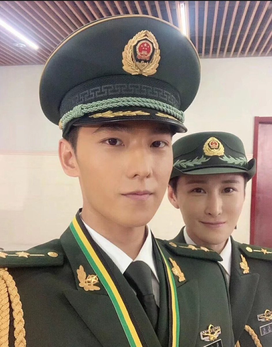 FullTime_YANG's tweet photo. บักโพ่ ถ่ายเซลฟี่บ่อยนะ https://t.co/xbLxB5lduR