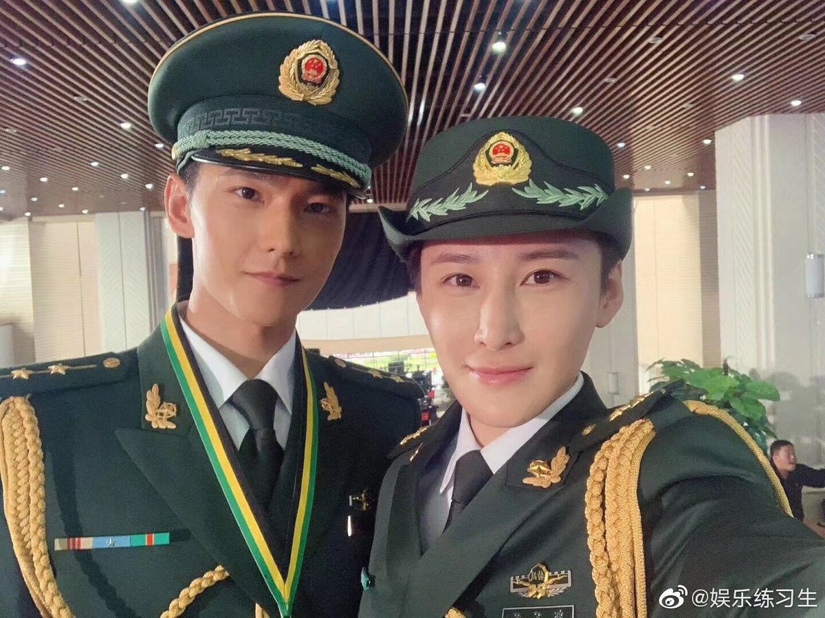 FullTime_YANG's tweet photo. บักโพ่ ถ่ายเซลฟี่บ่อยนะ https://t.co/xbLxB5lduR