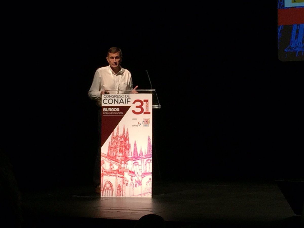 Es el momento de Pedro Prieto, de <a href="/IDAEenergia/">IDAE</a>  que aborda la #climatizacion cómo vector para el impulso de la transición energética. #congresoconaif